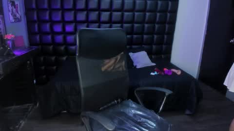 ashlyy sweet  online show from June 8, 2:28 pm