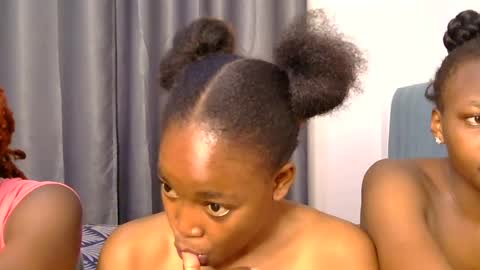 Snapshot of ashrine_ chatting on June 14, 4:20 pm ashrine online show from June 14, 4:20 pm