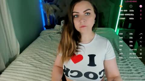 Snapshot of ashton_heidi chatting on September 21, 11:06 pm Your girlfriend online show from September 21, 11:06 pm