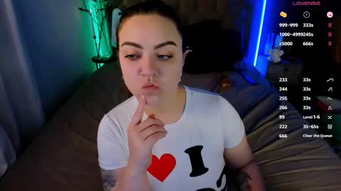 Snapshot of ashton_heidi chatting on October 18, 11:38 pm Your girlfriend online show from October 18, 11:38 pm