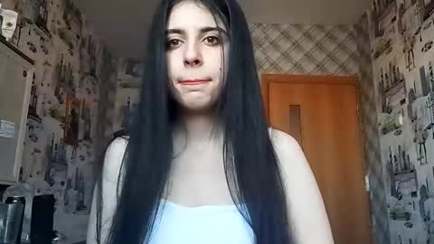 Snapshot of ashtonvisnosky chatting on December 15, 12:37 am Lina online show from December 15, 12:37 am