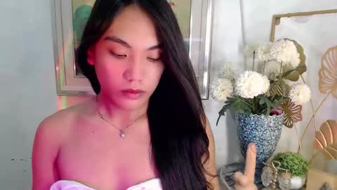 Snapshot of asian_alliyah chatting on June 6, 6:01 pm asian_alliyah online show from June 6, 6:01 pm