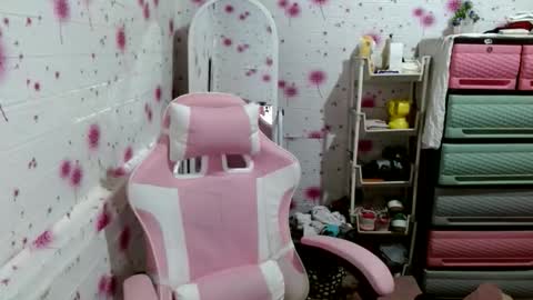 Snapshot of asian_ashxxx chatting on October 4, 12:36 pm ashxxxxx online show from October 4, 12:36 pm