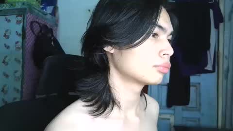 asian_babyboi online show from November 11, 10:48 am