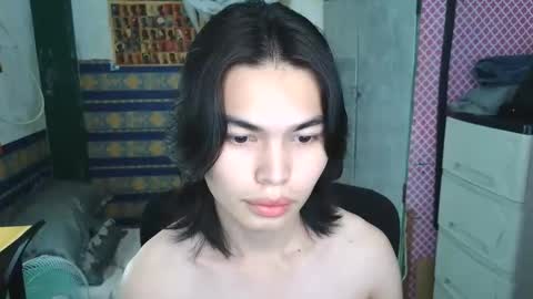 asian_babyboi online show from December 23, 4:54 am