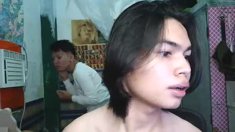 asian_babyboi online show from April 19, 12:04 pm