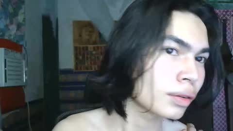 asian_babyboi online show from April 21, 4:56 pm
