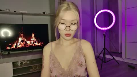 Snapshot of asian_euphoria chatting on July 22, 8:06 am Dju online show from July 22, 8:06 am