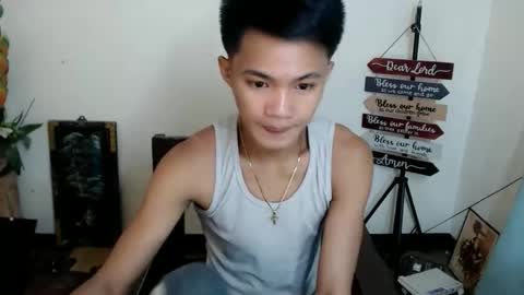 Snapshot of asian_lover05 chatting on October 21, 6:08 pm asian_lover05 online show from October 21, 6:08 pm