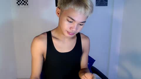 asian_lover05 online show from July 24, 3:43 pm