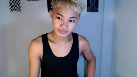 asian_lover05 online show from July 26, 8:27 pm