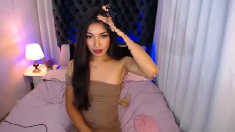 Snapshot of asian_luci chatting on February 7, 4:03 pm LUCI BABE online show from February 7, 4:03 pm