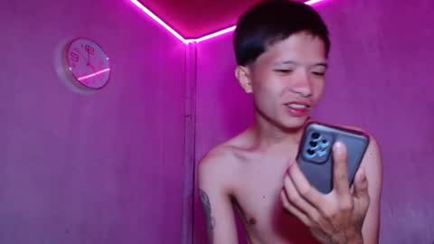 Snapshot of asian_macky chatting on May 4, 7:59 am asian_macky online show from May 4, 7:59 am