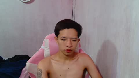 Snapshot of asian_macky chatting on May 13, 3:04 am asian_macky online show from May 13, 3:04 am