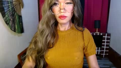 Lovely online show from December 4, 6:28 pm