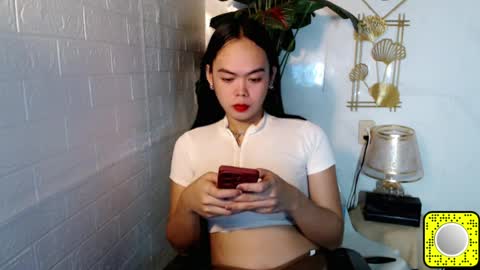 Snapshot of asian_pretty143 chatting on June 15, 6:37 am asian_pretty143 online show from June 15, 6:37 am