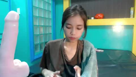 Snapshot of asian_slade chatting on June 8, 5:35 pm asian_slade online show from June 8, 5:35 pm