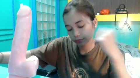 Snapshot of asian_slade chatting on June 11, 1:31 pm asian_slade online show from June 11, 1:31 pm