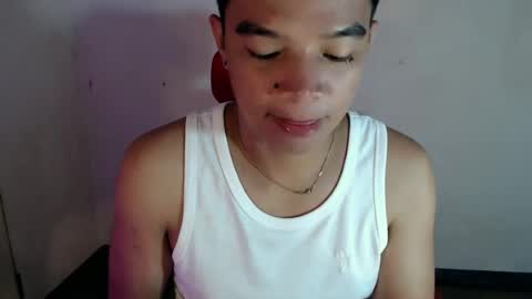 Snapshot of asianash18 chatting on June 12, 9:35 pm ASH online show from June 12, 9:35 pm