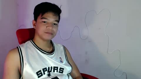 Snapshot of asianash18 chatting on June 21, 8:00 pm ASH online show from June 21, 8:00 pm