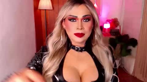 Snapshot of asianassetxxx chatting on October 2, 6:15 pm nicole online show from October 2, 6:15 pm