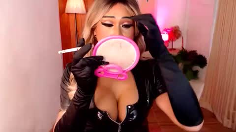 Snapshot of asianassetxxx chatting on October 9, 11:41 am nicole online show from October 9, 11:41 am