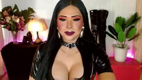 Snapshot of asianassetxxx chatting on October 19, 7:25 pm nicole online show from October 19, 7:25 pm