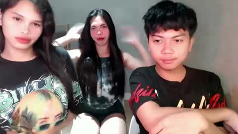   online show from December 12, 8:32 pm