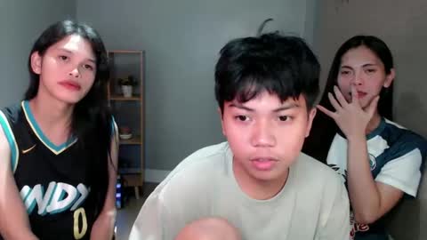   online show from December 18, 3:55 pm