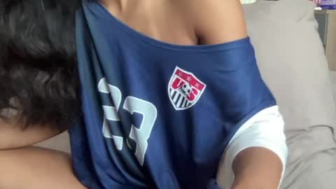 asiangirlandwhiteguy online show from April 28, 3:22 am