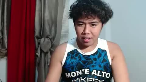 Snapshot of asianharddick00 chatting on May 25, 4:24 pm asianharddick00 online show from May 25, 4:24 pm