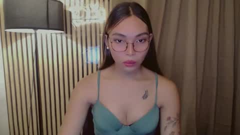 Snapshot of asianhottiesttamira chatting on October 23, 4:12 am HI IM TAMIRA LOOKING FOR SERIOUS RELATIONSHIP online show from October 23, 4:12 am