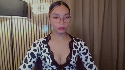 Snapshot of asianhottiesttamira chatting on October 26, 4:40 am HI IM TAMIRA LOOKING FOR SERIOUS RELATIONSHIP online show from October 26, 4:40 am