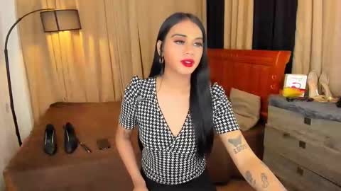 JULIA online show from December 10, 5:39 am