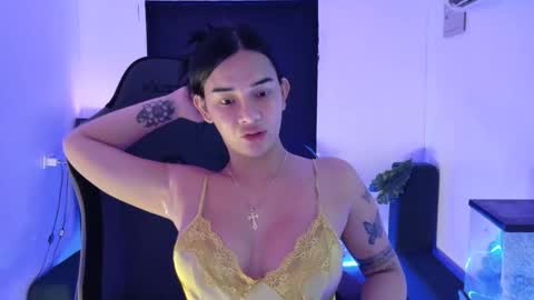 Snapshot of asianmarkxxx69 chatting on December 2, 9:25 am Mark online show from December 2, 9:25 am