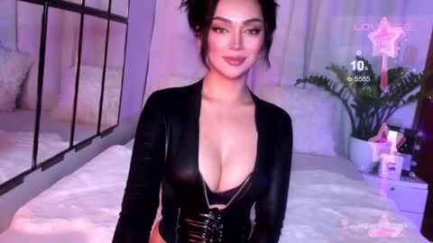 Miss Nia online show from December 18, 3:04 am