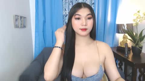 Snapshot of asiansexxy_wildtrans chatting on March 5, 12:49 am Nina online show from March 5, 12:49 am