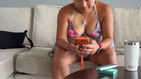 asiansquirtgirl online show from May 11, 1:11 am
