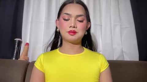 Snapshot of asiansweet_lily chatting on June 5, 11:10 pm Lily online show from June 5, 11:10 pm