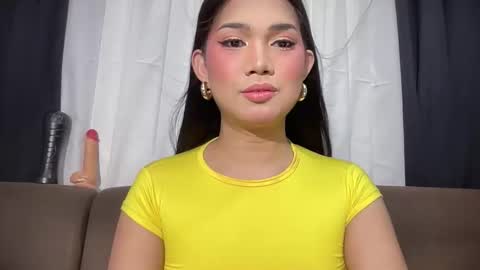 Snapshot of asiansweet_lily chatting on June 8, 10:21 pm Lily online show from June 8, 10:21 pm