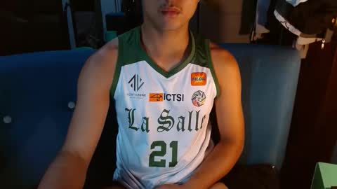 Edrian online show from March 9, 1:31 am