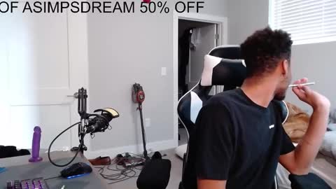 Snapshot of asimpsdream chatting on October 17, 1:57 pm asimpsdream online show from October 17, 1:57 pm