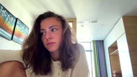 Snapshot of asleyfabello chatting on June 20, 9:23 am Monica online show from June 20, 9:23 am