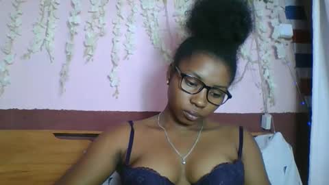 asmiraa online show from May 31, 6:09 pm