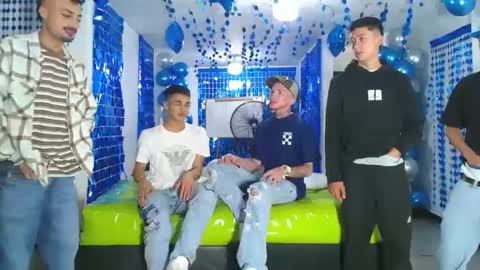 THOMAS AND DAMIAND online show from January 15, 12:19 am