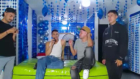 THOMAS AND DAMIAND online show from January 17, 12:20 am