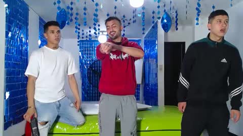 THOMAS AND DAMIAND online show from March 7, 12:15 am