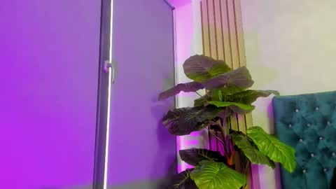 Snapshot of asshleysing chatting on November 30, 9:24 am AsshleySing online show from November 30, 9:24 am