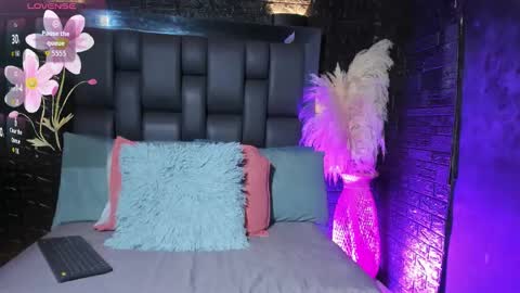 Nahomi  online show from January 6, 10:19 am