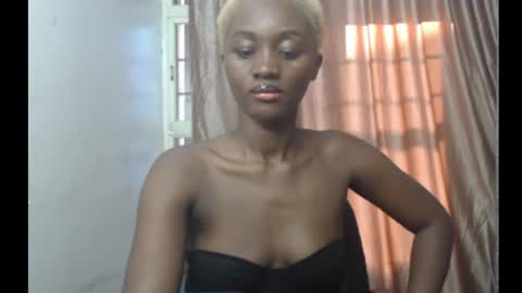 Assy girl25 online show from May 31, 7:15 am